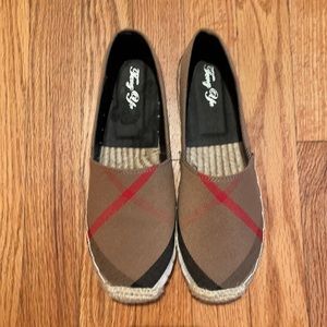 Khaki plaid espadrilles
